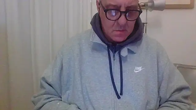 ANONIMO7735 online show from April 2026 04:57:02 PM