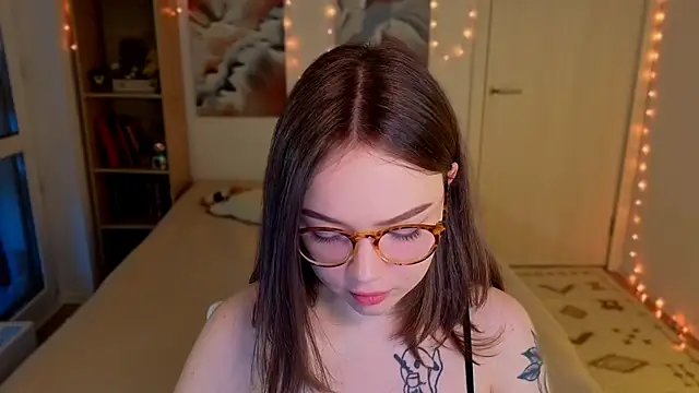 MilenaSaint online show from April 2026 04:03:01 AM