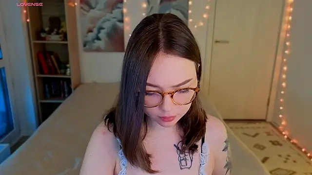 MilenaSaint online show from April 2026 04:08:02 AM