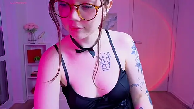 Snapshot of MilenaSaint chatting on October 2025 04:59:02 PM MilenaSaint online show from October 2025 04:59:02 PM