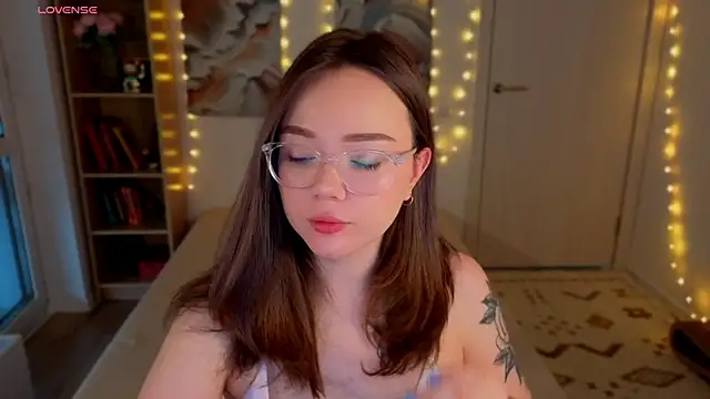 Snapshot of MilenaSaint chatting on June 2026 03:39:02 AM MilenaSaint online show from June 2026 03:39:02 AM