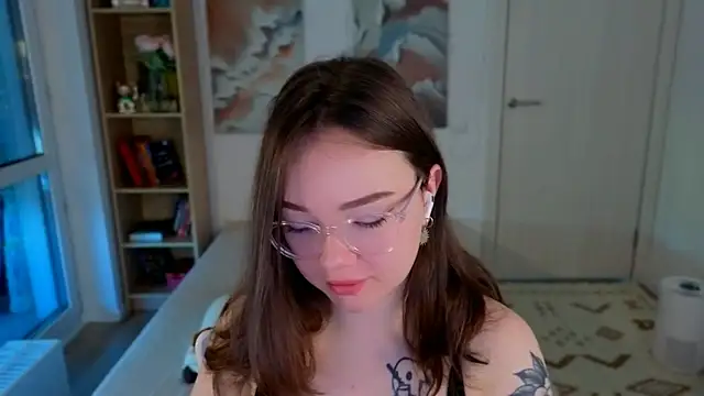 Snapshot of MilenaSaint chatting on June 2026 04:01:01 AM MilenaSaint online show from June 2026 04:01:01 AM