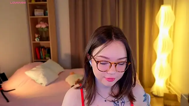 MilenaSaint online show from February 2026 03:40:01 AM