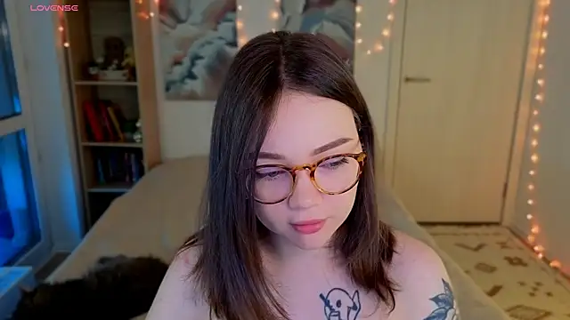 MilenaSaint online show from April 2026 04:09:01 AM