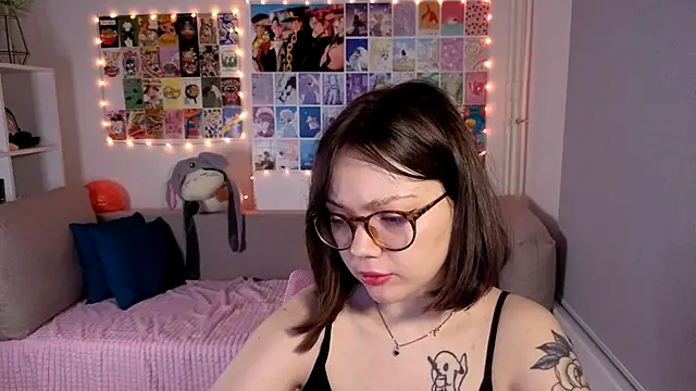 Snapshot of MilenaSaint chatting on March 2025 03:24:01 AM MilenaSaint online show from March 2025 03:24:01 AM