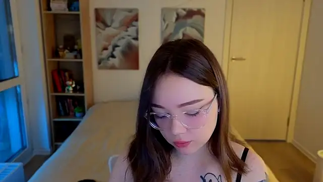 Snapshot of MilenaSaint chatting on May 2026 03:41:01 AM MilenaSaint online show from May 2026 03:41:01 AM