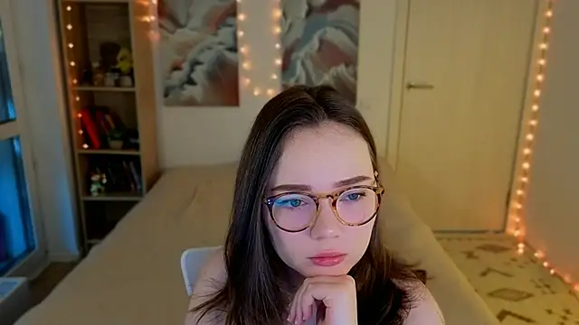 Snapshot of MilenaSaint chatting on April 2026 03:53:02 AM MilenaSaint online show from April 2026 03:53:02 AM