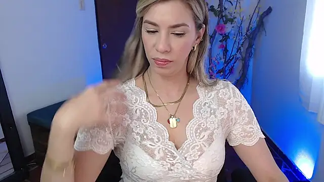 ms sofia x online show from November 2025 03:27:02 PM