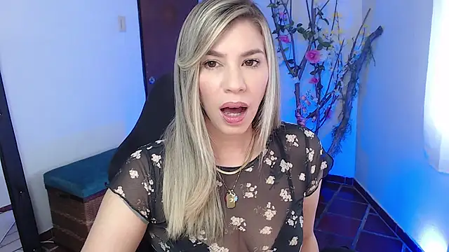 ms sofia x online show from October 2025 03:20:01 PM