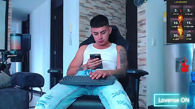 Snapshot of Lobito_xxxl chatting on November 2025 09:26:02 PM Lobito xxxl online show from November 2025 09:26:02 PM