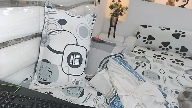 yina-rosse online show from March 2026 07:50:01 PM