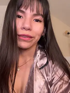 LalieFR online show from November 2025 04:32:02 PM