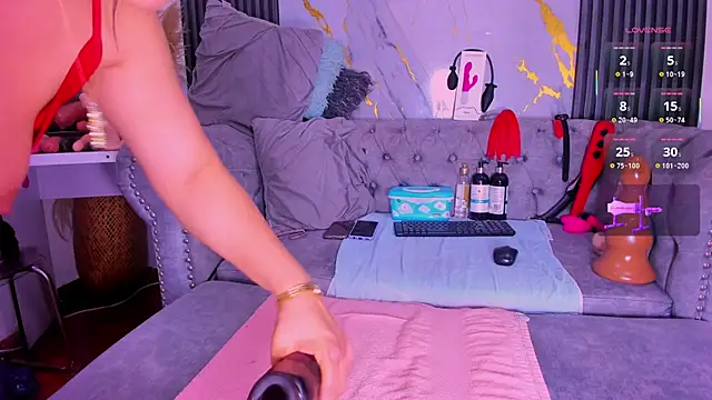 dailly hot online show from February 2026 07:06:02 AM