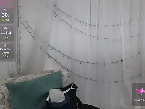 ninaa fox online show from April 2026 07:31:02 PM