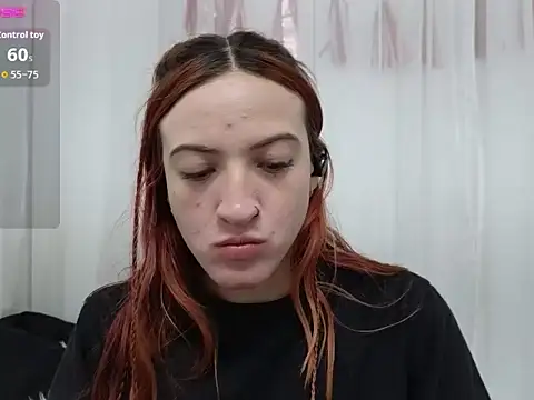 Snapshot of ninaa_fox chatting on October 2025 02:18:01 PM ninaa fox online show from October 2025 02:18:01 PM