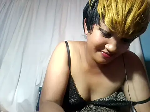 AVRILA online show from September 2025 11:49:02 AM
