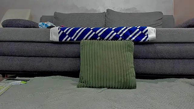 emilianna666 online show from April 2026 11:33:01 AM