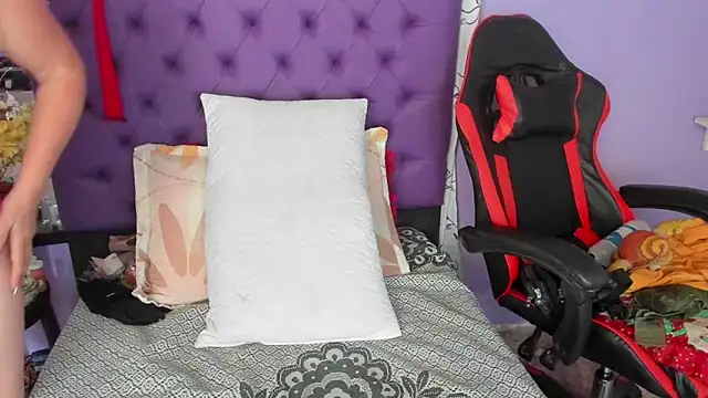 Snapshot of Margoth_clain chatting on October 2025 12:57:02 PM Margoth clain online show from October 2025 12:57:02 PM