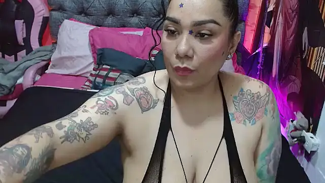 Snapshot of JEENEVIEVE chatting on June 2026 06:23:01 PM JEENEVIEVE online show from June 2026 06:23:01 PM