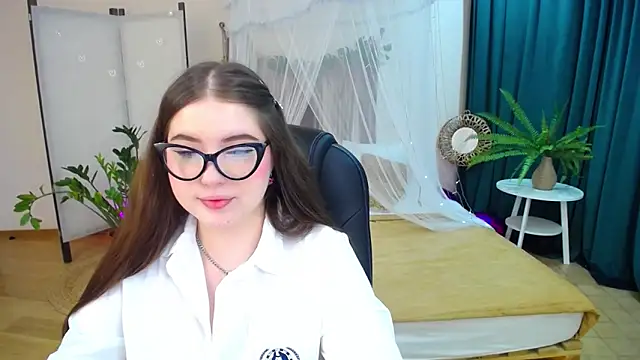 NicoleFoxery online show from March 2025 06:22:02 PM