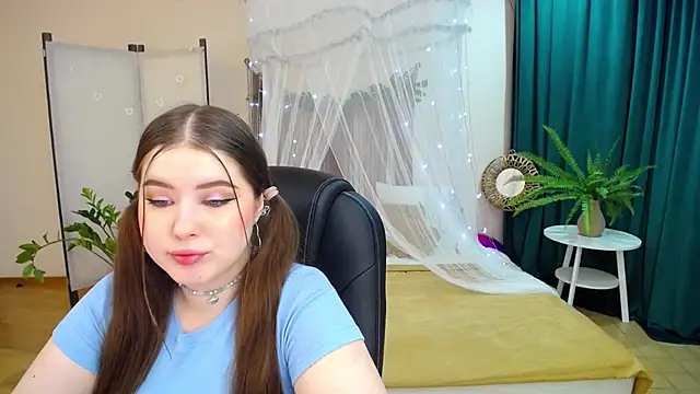 NicoleFoxery online show from March 2025 06:23:01 PM