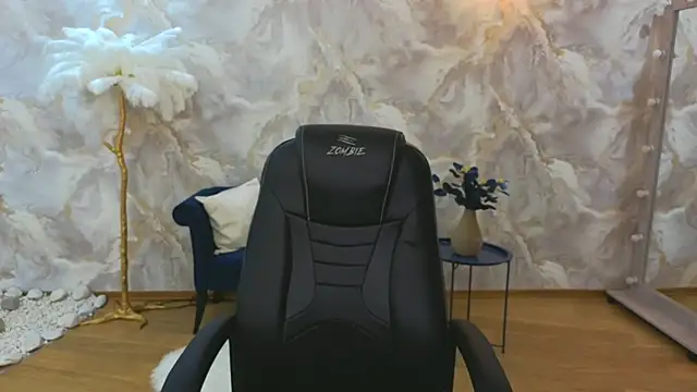 NicoleFoxery online show from September 2025 06:30:01 PM
