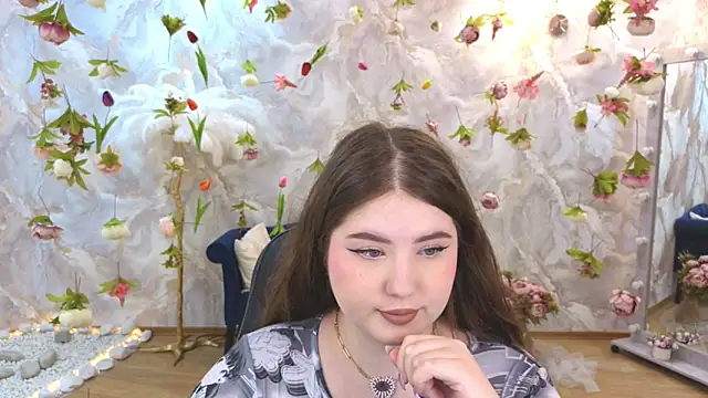 NicoleFoxery online show from June 2026 06:25:01 PM