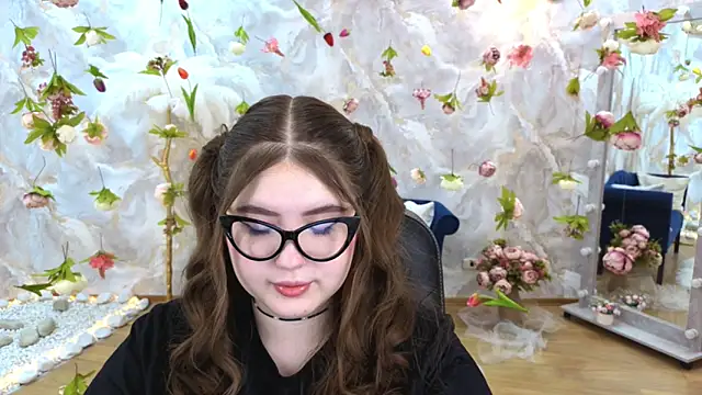 NicoleFoxery online show from March 2026 06:25:02 PM