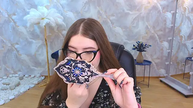 NicoleFoxery online show from November 2025 06:22:01 PM