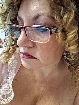 Snapshot of Hot_Azaleea chatting on November 2025 06:39:02 AM Hot Azaleea online show from November 2025 06:39:02 AM