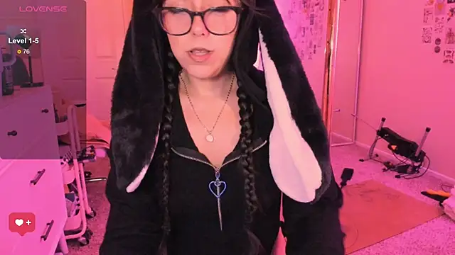 Evie-Luna online show from October 2025 03:28:01 AM