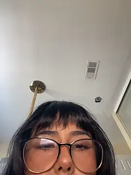 Snapshot of Evie-Luna chatting on February 2026 10:43:02 PM Evie-Luna online show from February 2026 10:43:02 PM