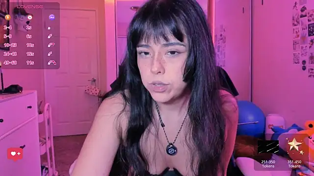 Snapshot of Evie-Luna chatting on July 2026 03:50:02 AM Evie-Luna online show from July 2026 03:50:02 AM