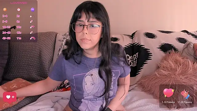 Snapshot of Evie-Luna chatting on February 2026 10:10:02 PM Evie-Luna online show from February 2026 10:10:02 PM