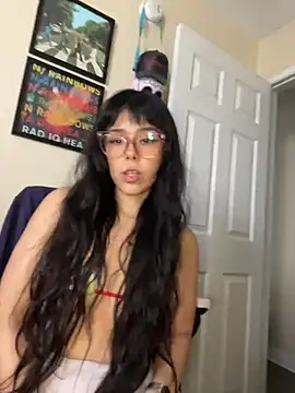 Snapshot of Evie-Luna chatting on March 2026 11:23:02 PM Evie-Luna online show from March 2026 11:23:02 PM