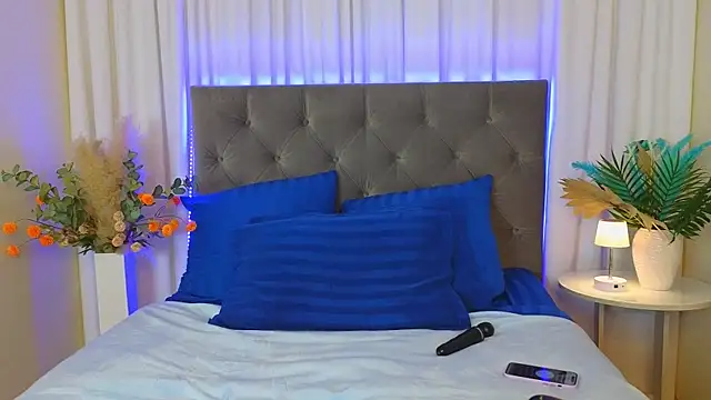 Ariana Petite online show from March 2026 12:16:01 AM