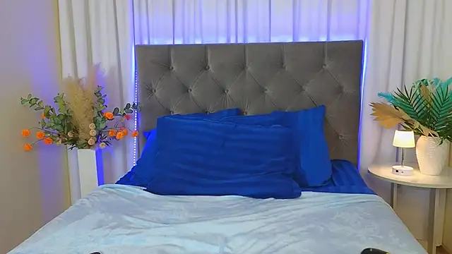 Ariana Petite online show from March 2026 12:51:01 AM