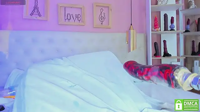 leylla  online show from April 2026 07:58:02 PM