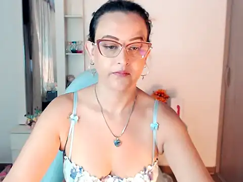 BOREAL MOON online show from November 2025 04:07:02 PM