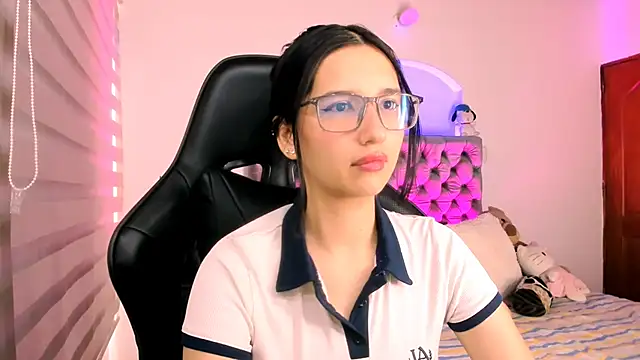 Luniverse online show from December 2025 08:32:02 PM