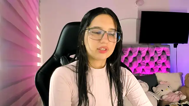 Luniverse online show from November 2025 06:35:02 PM