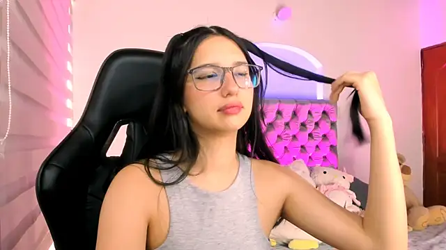 Luniverse online show from December 2025 08:30:02 PM