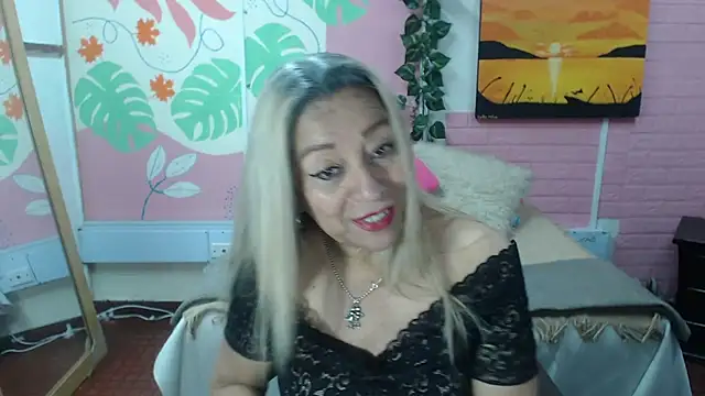 Snapshot of ZAMANTHA chatting on October 2025 03:34:01 PM ZAMANTHA online show from October 2025 03:34:01 PM
