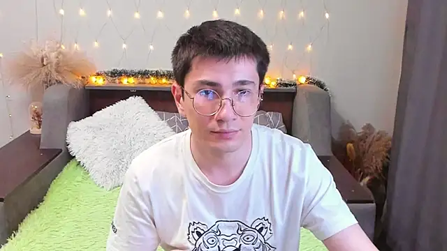 Snapshot of Yumi_steve chatting on March 2025 12:36:01 AM Yumi steve online show from March 2025 12:36:01 AM