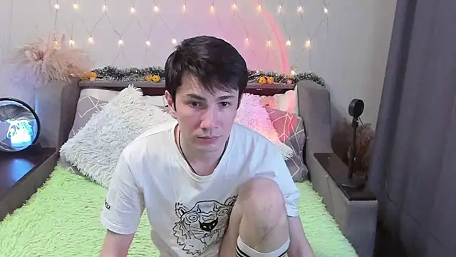 Yumi steve online show from November 2025 03:34:01 PM