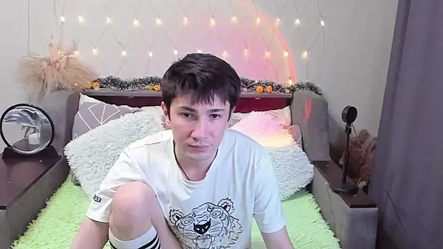 Yumi steve online show from October 2025 08:12:02 AM