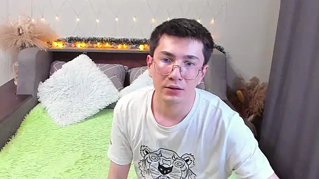 Snapshot of Yumi_steve chatting on March 2025 12:54:02 AM Yumi steve online show from March 2025 12:54:02 AM