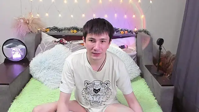 Snapshot of Yumi_steve chatting on October 2025 08:31:02 PM Yumi steve online show from October 2025 08:31:02 PM