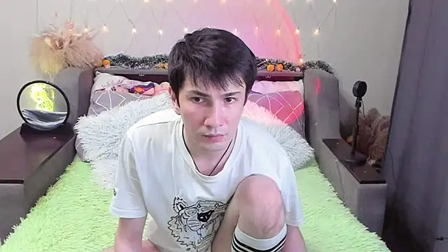 Yumi steve online show from November 2025 04:43:02 PM