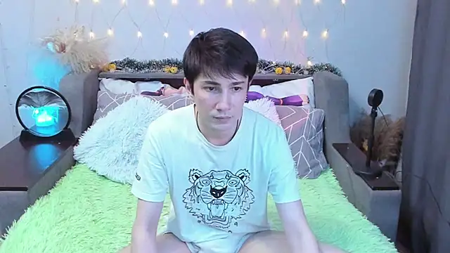 Yumi steve online show from November 2025 09:09:01 AM